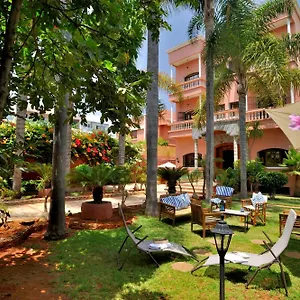 Pensión Lhostel A, Casa Blanca